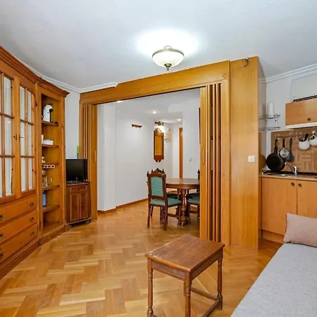 Apartment Comfy At Old Town Plaza With Ac Alicante